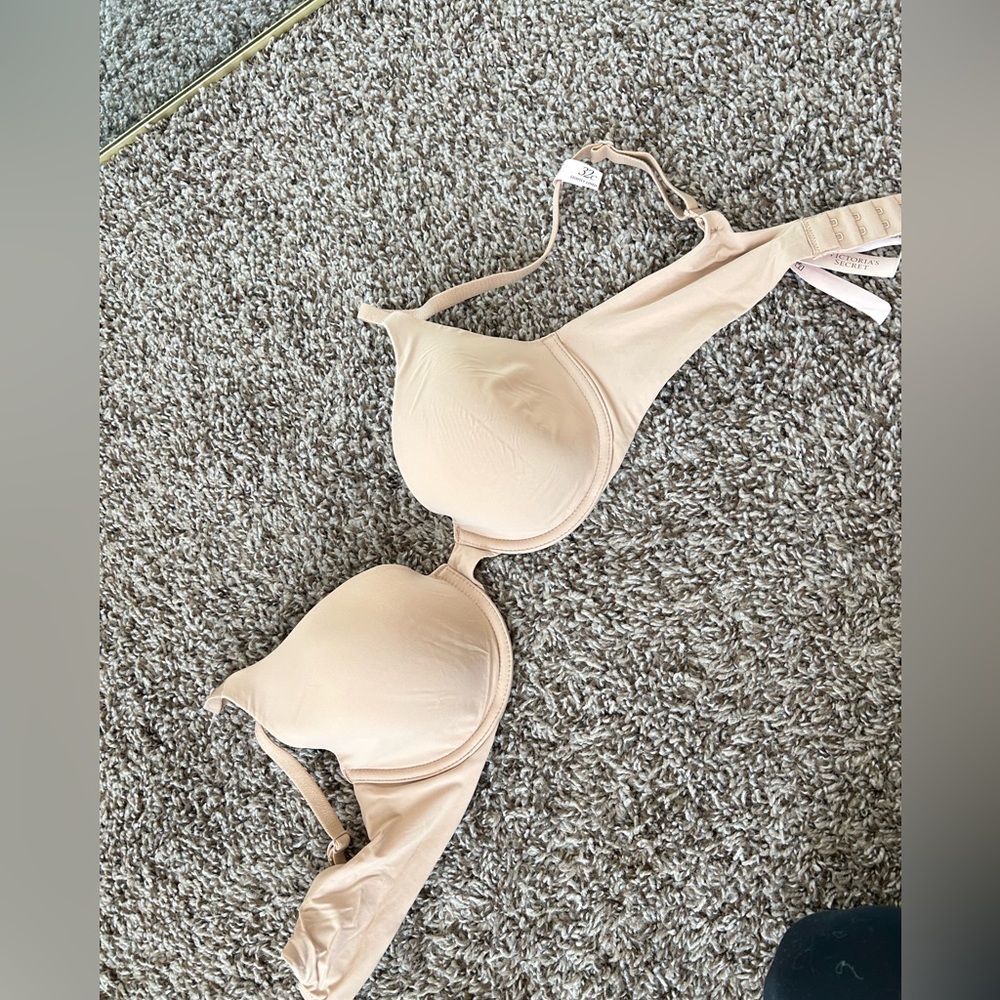 Victoria's Secret Nude Bra NWT